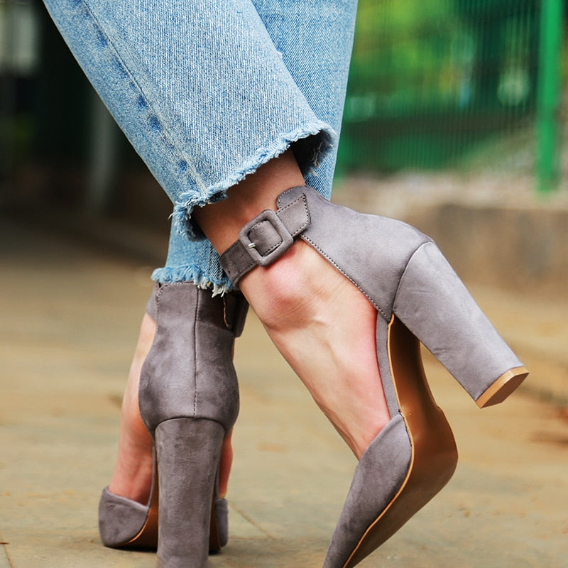 Zoya Heels