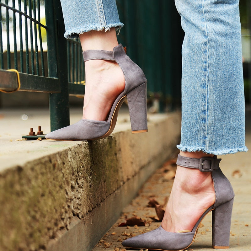 Zoya Heels
