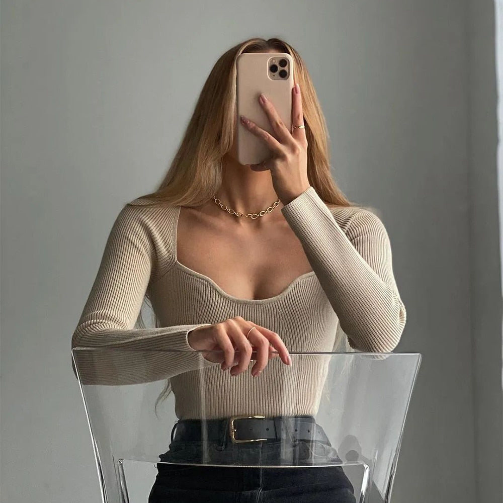 Sigrid Slim Pullover Tops