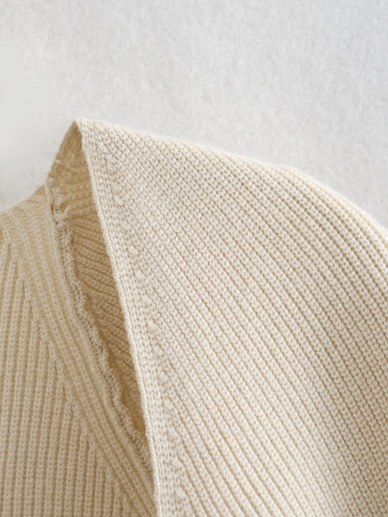 Sigrid Slim Pullover Tops