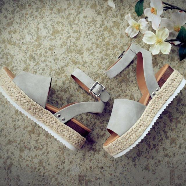 Daniela Sandals